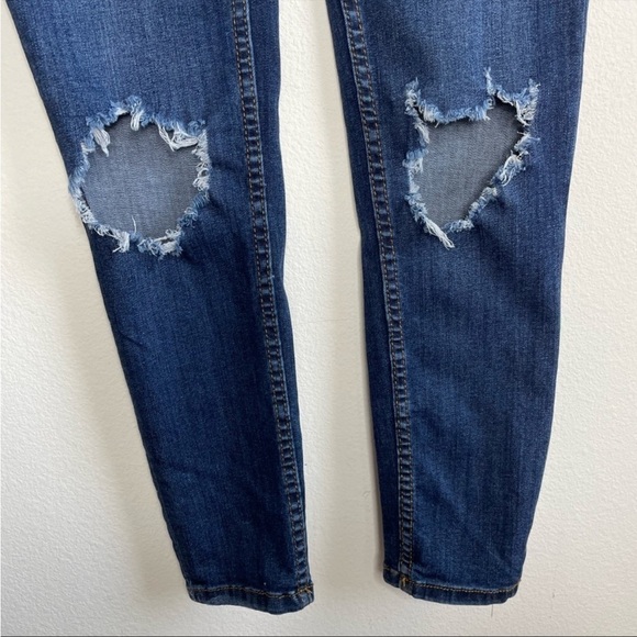 FREE PEOPLE Busted Knee Skinny Jeans size 28 - Picture 4 of 9